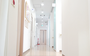 診療室通路